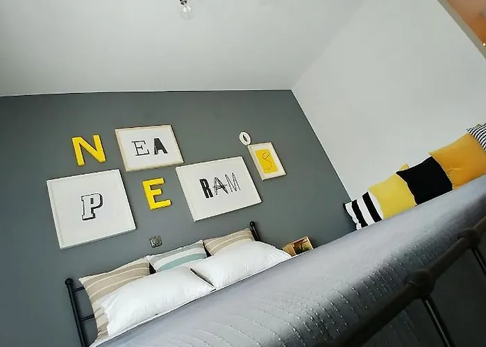 Апартаменты 48 Downtown Lofts Неа-Перамос