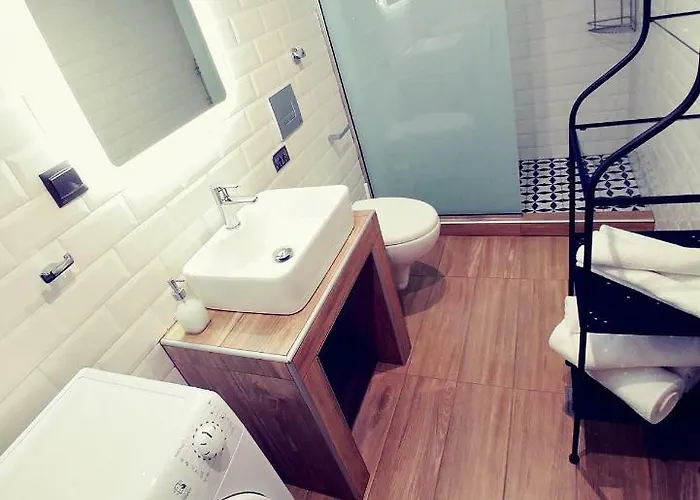 Апартаменты 48 Downtown Lofts Неа-Перамос