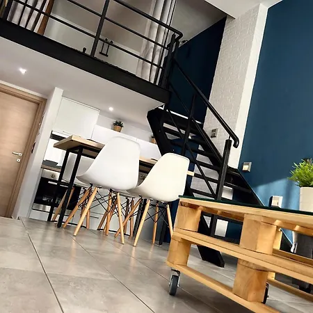 48 Downtown Lofts * Néa Péramos